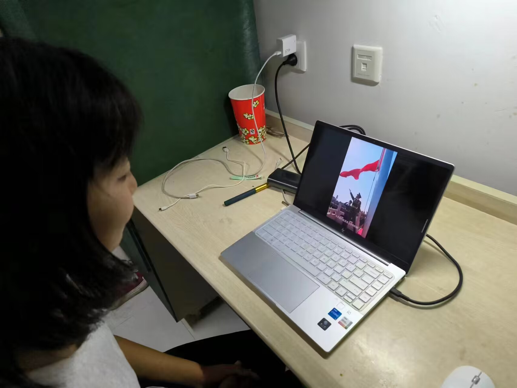 4政治理论学习图片.jpg