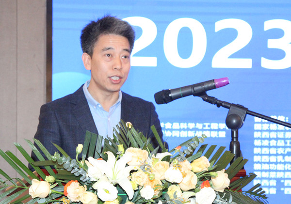 食品学院党委书记赵武军主持大会开幕式_副本.jpg
