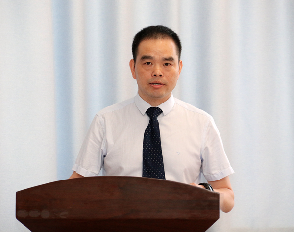 食品学院副院长于修烛教授主持毕业典礼暨学位授予仪式_副本.jpg