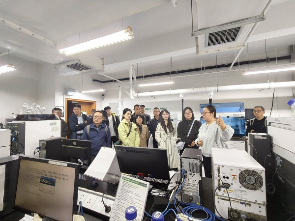 参观教学(科研)平台.jpg